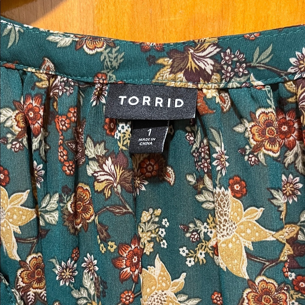 Torrid Green Floral Blouse - Picture 2 of 5